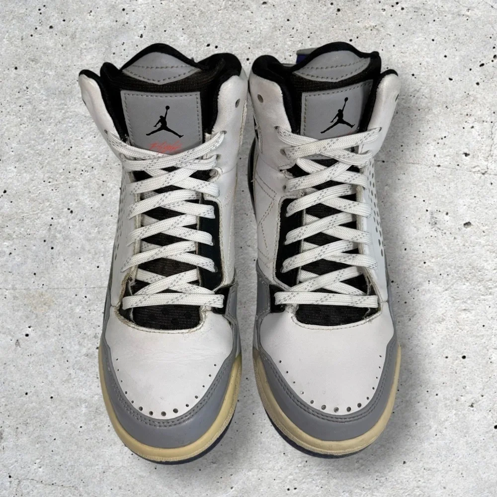 Kids Jordan Flight SC-3 size 4.5Y